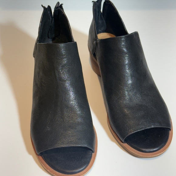 Sofft Leather Open Toe Black - Picture 1 of 4